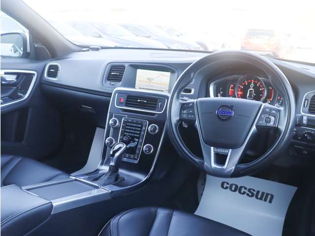 ボルボ Ｖ６０ Ｔ５　Ｒデザイン H27年 (東海) 99