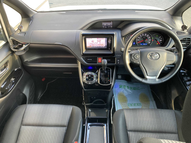 トヨタ ヴォクシー ２．０ ＺＳ 煌ＩＩ R2年 () 99