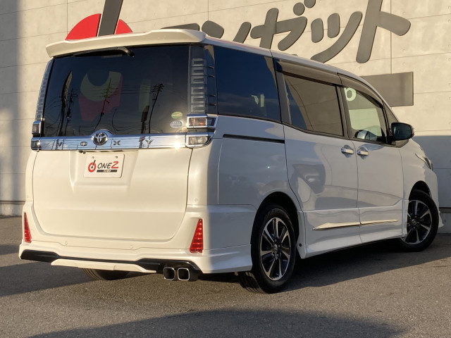 トヨタ ヴォクシー ２．０ ＺＳ 煌ＩＩ R2年 () 99