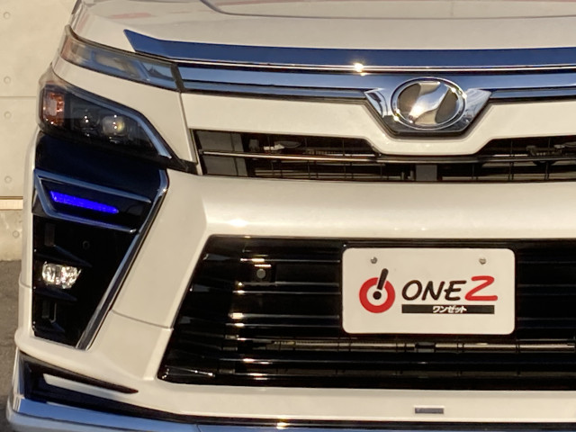 トヨタ ヴォクシー ２．０ ＺＳ 煌ＩＩ R2年 () 99
