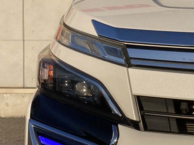 トヨタ ヴォクシー ２．０ ＺＳ 煌ＩＩ R2年 () 99