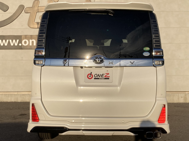 トヨタ ヴォクシー ２．０ ＺＳ 煌ＩＩ R2年 () 99