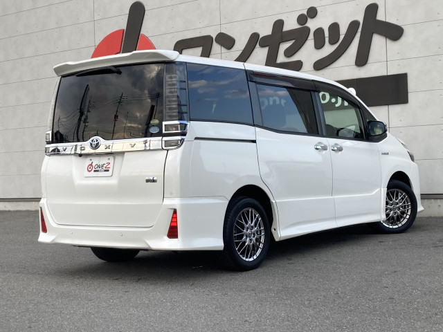 トヨタ ヴォクシー １．８ ハイブリッド ＺＳ 煌ＩＩ R1年 () 99