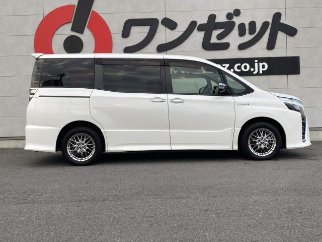 トヨタ ヴォクシー １．８ ハイブリッド ＺＳ 煌ＩＩ R1年 () 99
