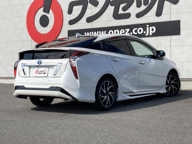 トヨタ プリウス １．８ Ａ ツーリングセレクション H29年 (四国) 99