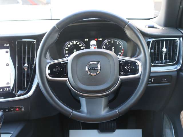 ボルボ Ｖ６０ Ｔ５　インスクリプション R1年 (関東) 99