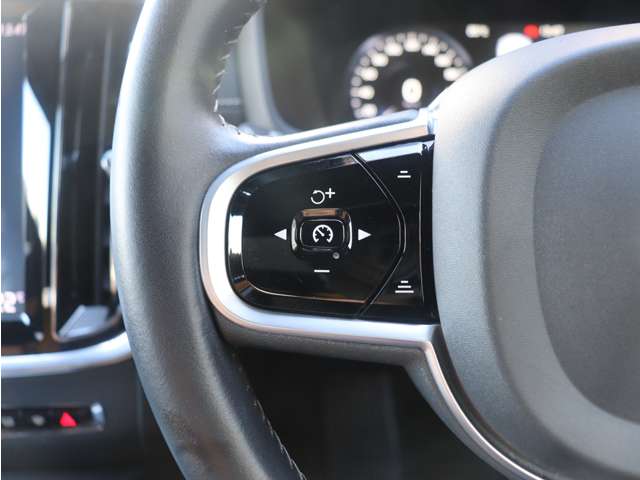 ボルボ Ｖ６０ Ｔ５　インスクリプション R1年 (関東) 99