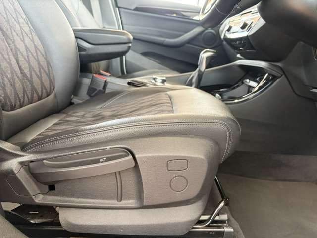 ＢＭＷ Ｘ１ Ｘドライブ １８Ｄ Ｘライン ４ＷＤ R1年 (九州・沖縄) 99