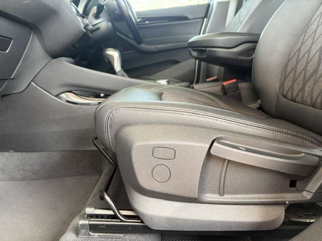 ＢＭＷ Ｘ１ Ｘドライブ １８Ｄ Ｘライン ４ＷＤ R1年 (九州・沖縄) 99