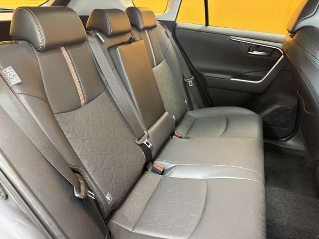 トヨタ ＲＡＶ４ ２．０ アドベンチャー ４ＷＤ R4年 () 99