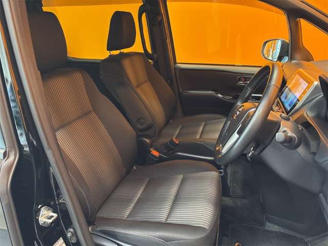 トヨタ ヴォクシー ２．０ ＺＳ 煌ＩＩ R2年 () 99