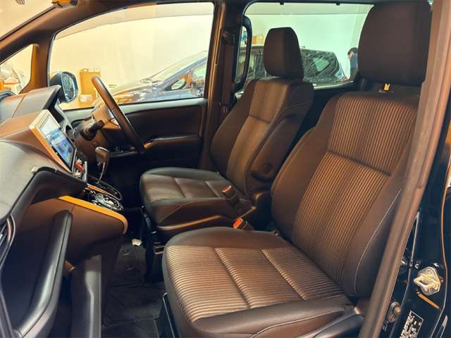 トヨタ ヴォクシー ２．０ ＺＳ 煌ＩＩ R2年 () 99