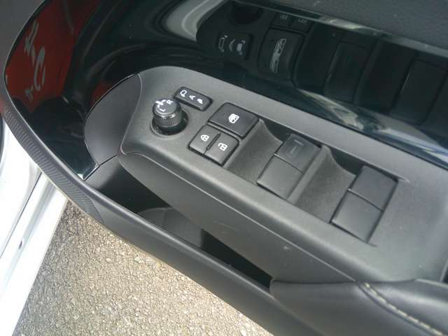 トヨタ アクア １．５ Ｇ Ｅ－ＦＯＵＲ ４ＷＤ R5年 () 99