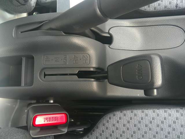 スズキ キャリイトラック ６６０ ＫＣ農繁 ３方開 ４ＷＤ R8年 () 99
