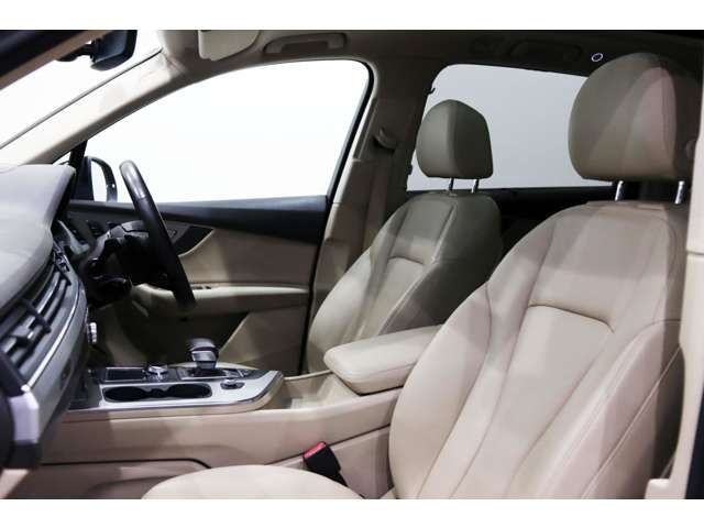 アウディ Ｑ７ ５５ ＴＦＳＩ クワトロ ４ＷＤ H30年 (関東) 99