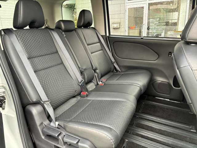 日産 セレナ ２．０ ハイウェイスター Ｖ ４ＷＤ R1年 (東北) 99