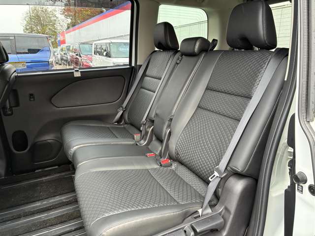 日産 セレナ ２．０ ハイウェイスター Ｖ ４ＷＤ R1年 (東北) 99