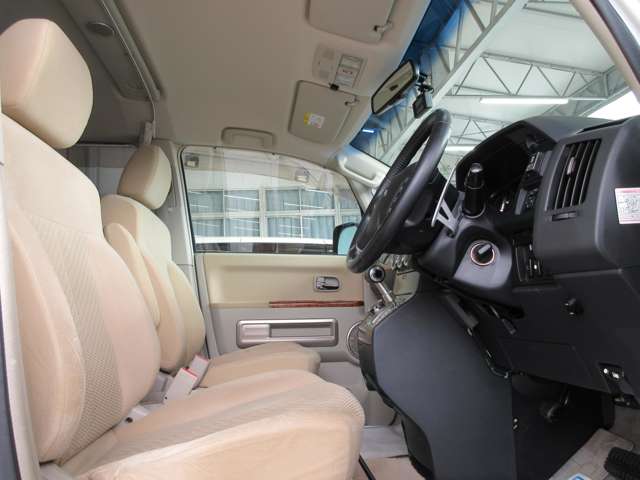 三菱 デリカ　Ｄ：５ ２．４ Ｇ ナビパッケージ ４ＷＤ H21年 (関東) 99