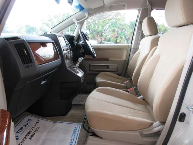 三菱 デリカ　Ｄ：５ ２．４ Ｇ ナビパッケージ ４ＷＤ H21年 (関東) 99