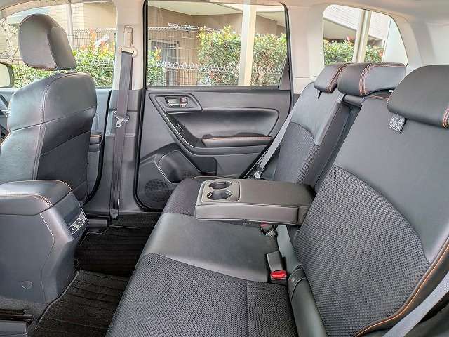 スバル フォレスター ２．０ エックスブレイク ４ＷＤ H28年 () 99