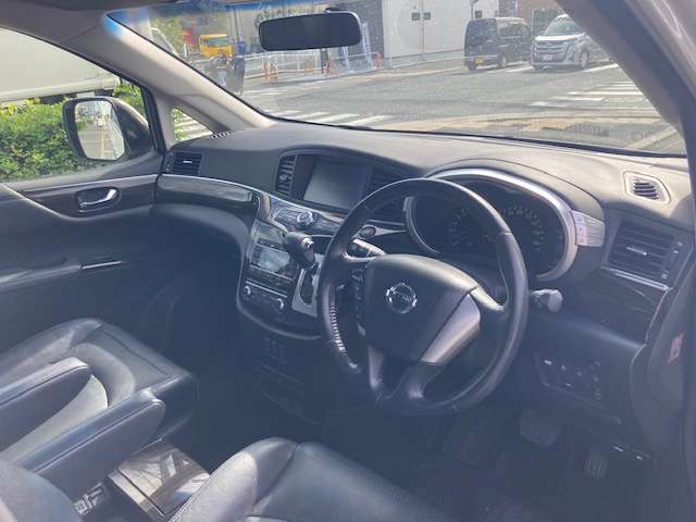 日産 エルグランド ２．５ ２５０ハイウェイスター ブラックレザー H25年 () 99