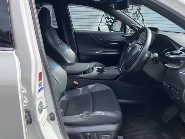 トヨタ ハリアー ２．０ Ｚ レザーパッケージ R5年 (近畿) 99