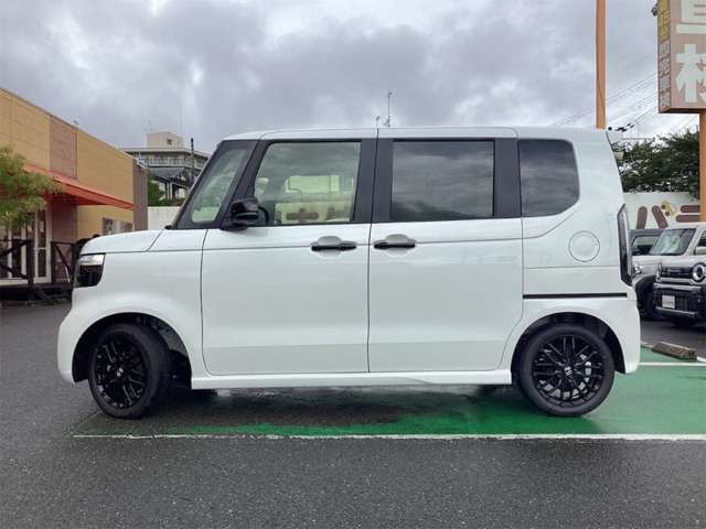 ホンダ Ｎ　ＢＯＸ カスタム ６６０ ターボ ブラック スタイル R8年 (近畿) 99