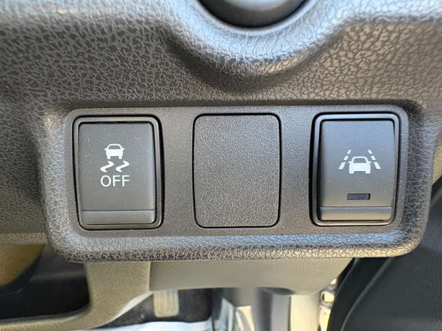 日産 ノート １．２ Ｅ－ＰＯＷＥＲ Ｘ H30年 (四国) 99