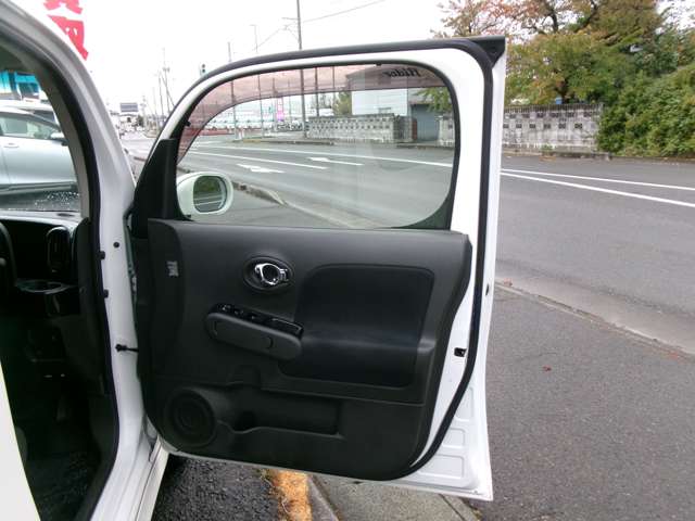 日産 キューブ １．５ ライダー ブラックライン H25年 () 99