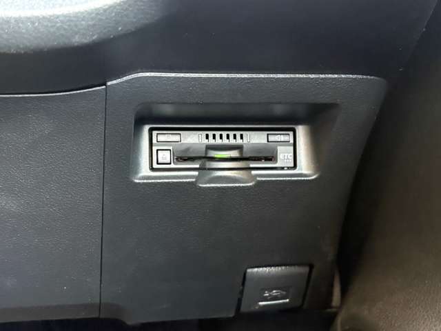 トヨタ ヴィッツ １．３ Ｆ ＬＥＤエディション H28年 (近畿) 99