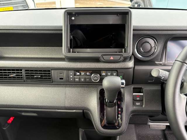 ホンダ Ｎ　ＢＯＸ カスタム ６６０ ターボ R8年 () 99