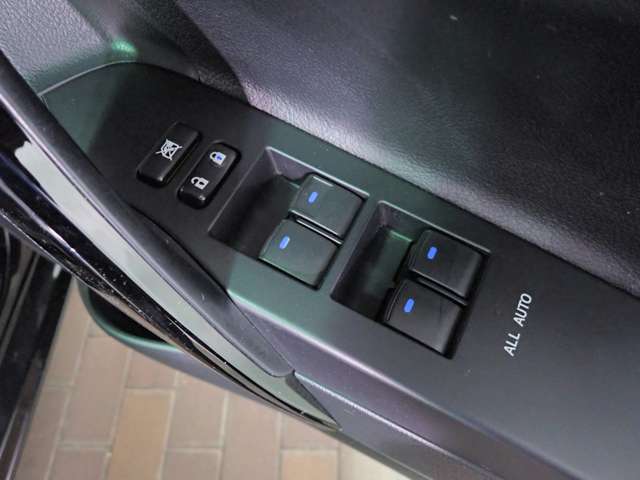 トヨタ オーリス １．５ １５０Ｘ Ｓパッケージ H29年 () 99