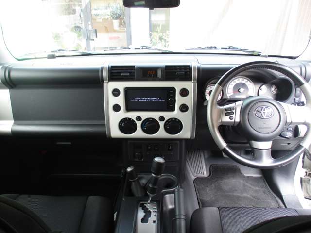 トヨタ ＦＪ　クルーザー ４．０ カラーパッケージ ４ＷＤ H29年 (九州・沖縄) 99