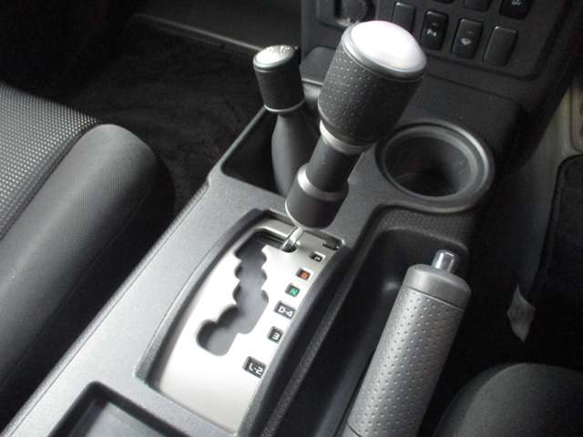 トヨタ ＦＪ　クルーザー ４．０ カラーパッケージ ４ＷＤ H29年 (九州・沖縄) 99