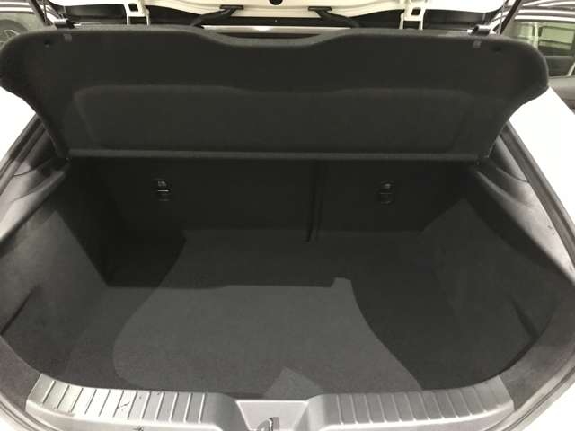 マツダ ＭＡＺＤＡ３　ファストバック ２．０ ２０Ｓ レトロスポーツエディション R8年 () 99
