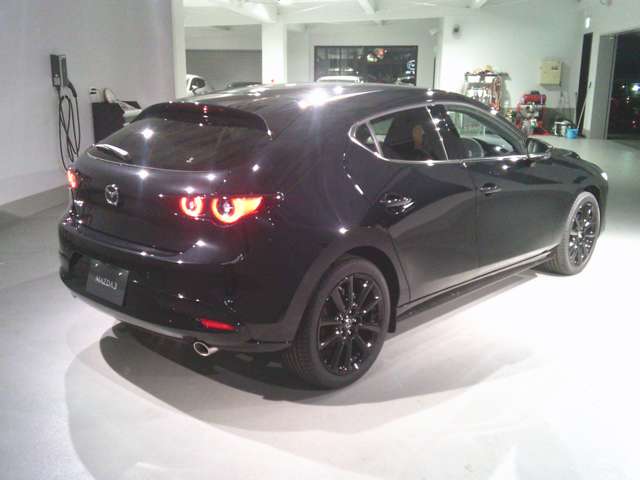 マツダ ＭＡＺＤＡ３　ファストバック ２．０ ２０Ｓ レトロスポーツエディション R8年 () 99