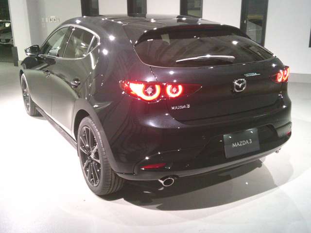マツダ ＭＡＺＤＡ３　ファストバック ２．０ ２０Ｓ レトロスポーツエディション R8年 () 99
