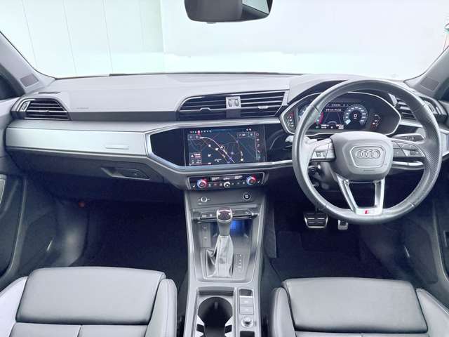 アウディ Ｑ３ ３５　ＴＦＳＩ　Ｓライン R5年 (関東) 99