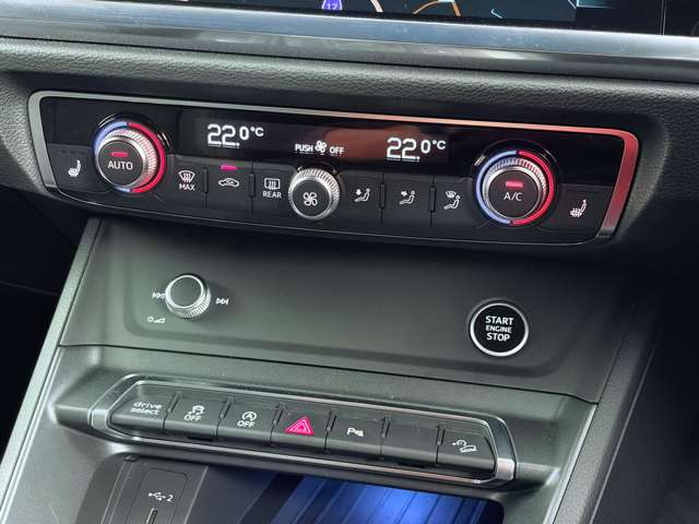 アウディ Ｑ３ ３５　ＴＦＳＩ　Ｓライン R5年 (関東) 99