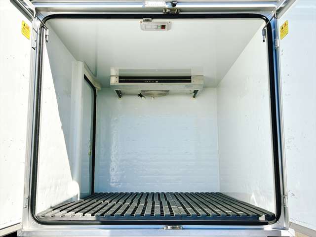 日産 ＮＴ１００クリッパー 冷蔵冷凍車 中温－５℃設定 R5年 () 99