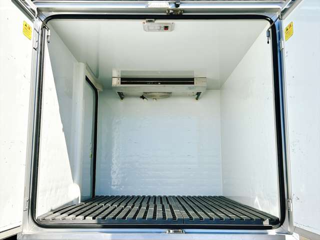 日産 ＮＴ１００クリッパー 冷蔵冷凍車 中温－５℃設定 R5年 () 99
