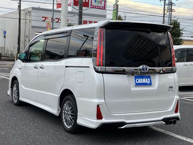 トヨタ ノア １．８ ハイブリッド ＳＩ ＷＸＢＩＩ R2年 (関東) 99