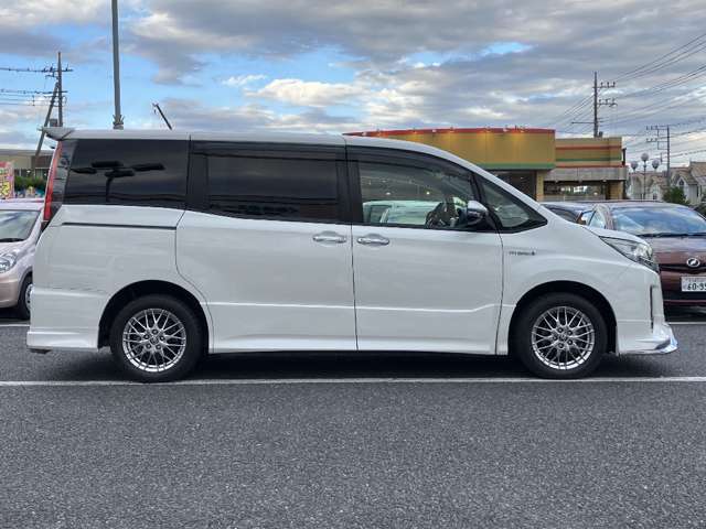 トヨタ ノア １．８ ハイブリッド ＳＩ ＷＸＢＩＩ R2年 (関東) 99