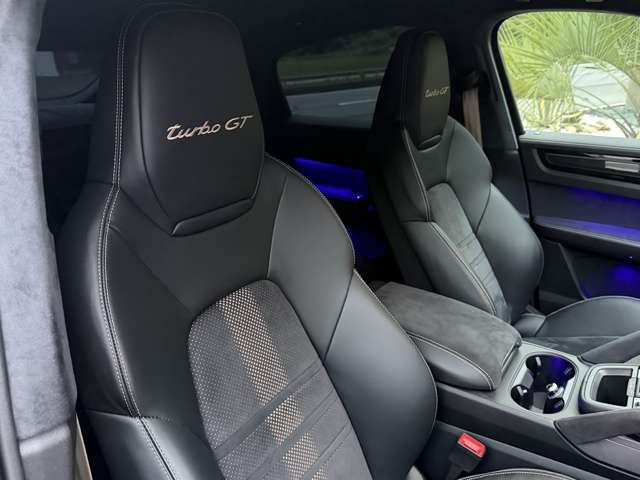 ポルシェ カイエンクーペ ターボＧＴ ティプトロニックＳ ４ＷＤ R4年 (関東) 99