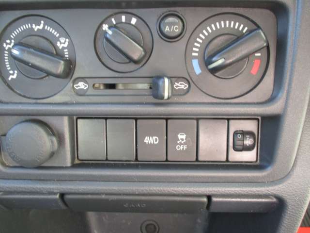 日産 ＮＴ１００クリッパー ６６０ ＤＸ ４ＷＤ R4年 () 99