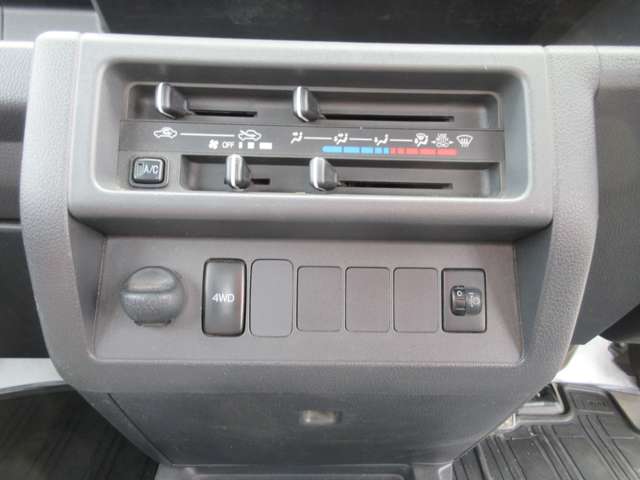 ダイハツ ハイゼットトラック ６６０ スタンダード ３方開 ４ＷＤ H28年 (東海) 99
