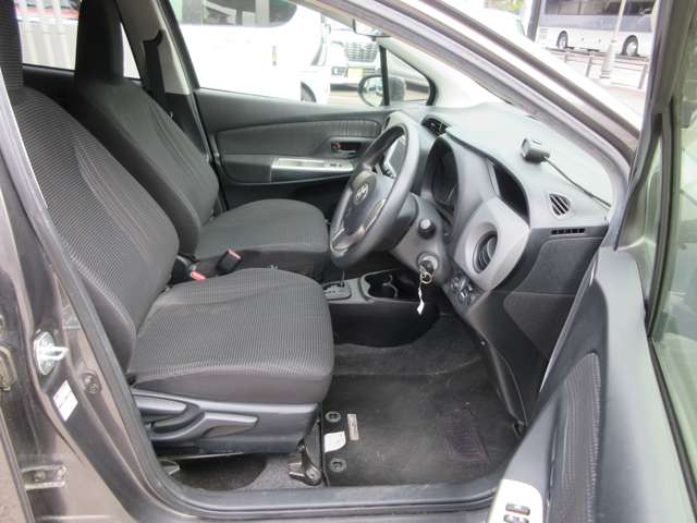 トヨタ ヴィッツ １．０ Ｆ H26年 (東海) 99