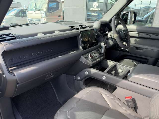 ランドローバー ディフェンダー １１０ カルパチアン エディション ５．０Ｌ Ｐ５２５ ４ＷＤ R6年 (東海) 99