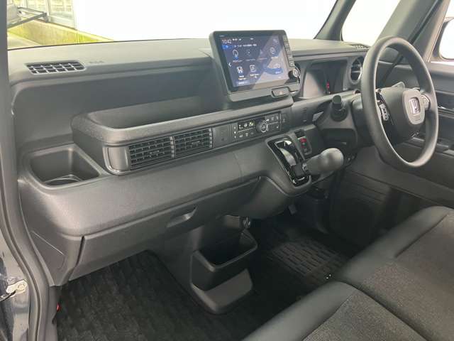 ホンダ Ｎ　ＢＯＸ カスタム ６６０ スロープ R7年 () 99