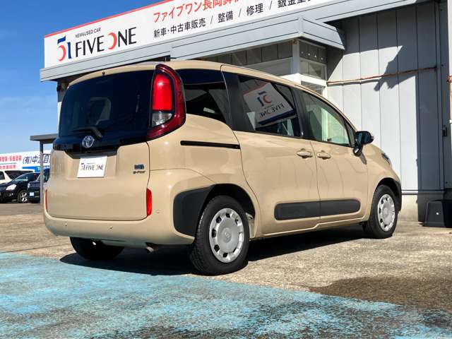 トヨタ シエンタ　ハイブリッド ハイブリッド １．５ Ｇ Ｅ－ＦＯＵＲ ４ＷＤ R5年 (甲信越・北陸) 99